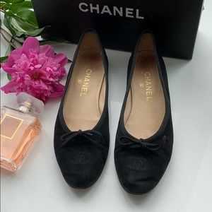 💕FLASH SALE💕Chanel Black Suede flats Sz 8.5